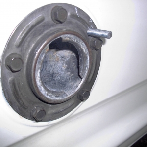 Locking Gas Cap Mechanism