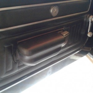 ARM REST SET AND INSIDE DOOR HANDLE